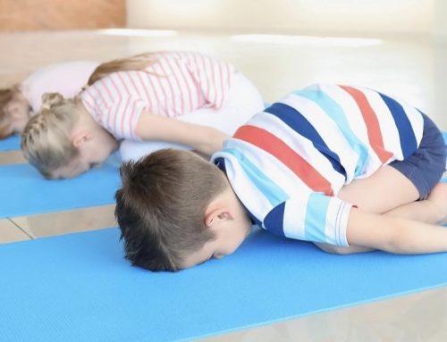 Yoga enfant et TDAH : apaiser sans médicaliser